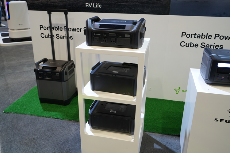 智能割草机器人、电助力自行车？九号新品CES引围观