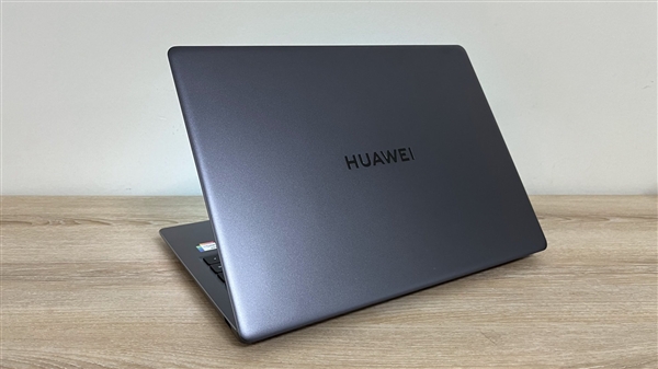 华为发布“纯净鸿蒙”内测计划，Mate 60等机型先期参与