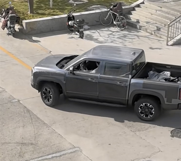 比亚迪全新皮卡曝光，科技配置或成市场黑马！