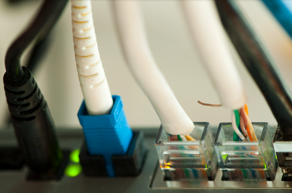 OM5光纤：助力迎接人工智能时代