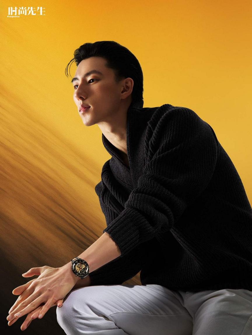 同框传统高端腕表，华为首款黄金智能腕表引领智能腕表新篇章