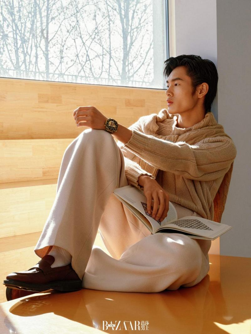 同框传统高端腕表，华为首款黄金智能腕表引领智能腕表新篇章