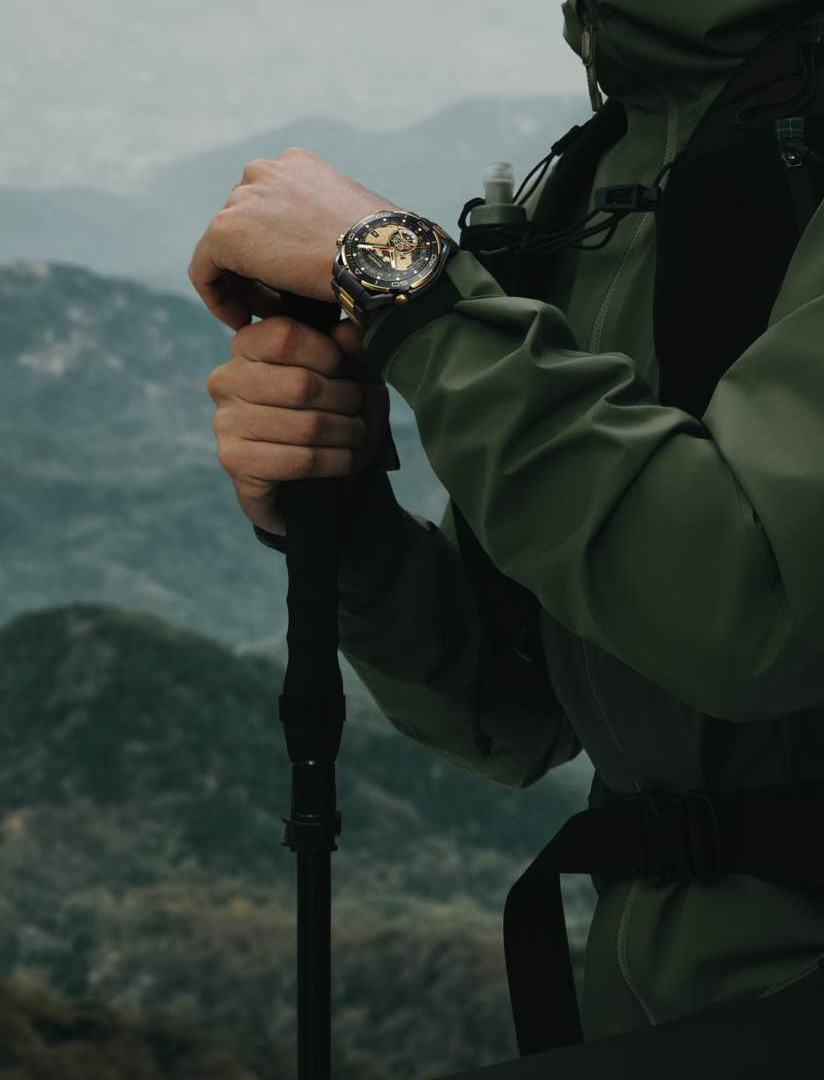 同框传统高端腕表，华为首款黄金智能腕表引领智能腕表新篇章