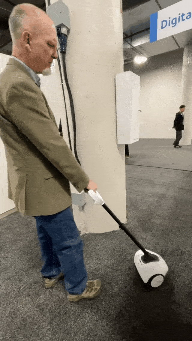 完蛋,CES 2024被机器人包围了