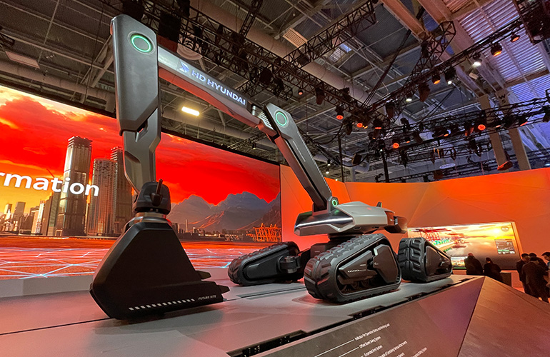 完蛋,CES 2024被机器人包围了