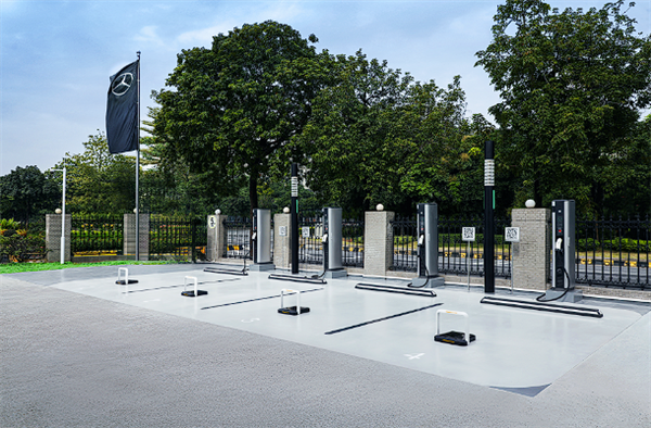 梅赛德斯·奔驰发布2024战略:推出15款新车并深化智能驾驶布局