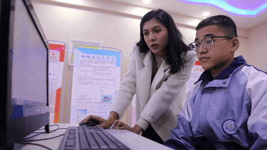 人工智能在新疆库车推动高质量教育队伍建设