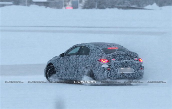梅赛德斯-AMG CLA纯电车型雪地测试谍照曝光,预计2024年亮相