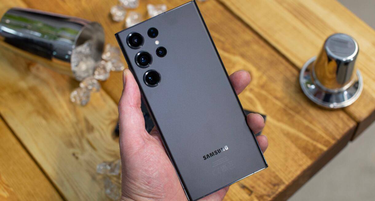 明年安卓机皇超强AI功能曝光，非常实用，网友表示相当期待！