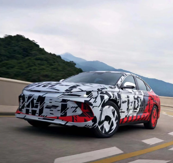 比亚迪秦L中型轿车谍照曝光，市场加入强劲竞争力