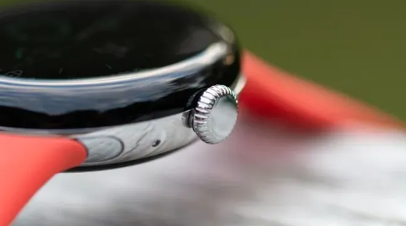谷歌Pixel Watch 3发布多尺寸，满足不同需求的大屏幕设计