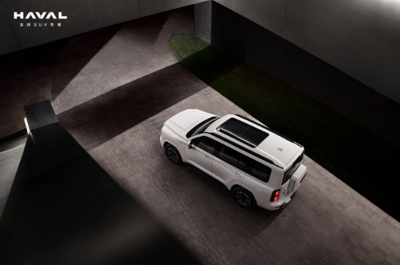 全新哈弗H9官图曝光:车尾外挂储物箱成亮点,预计上半年上市