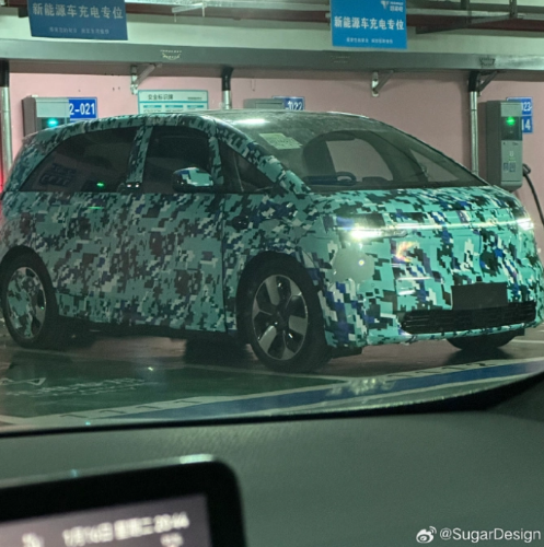 极氪第二款MPV车型“CM2E”谍照曝光，或于2024年上半年亮相