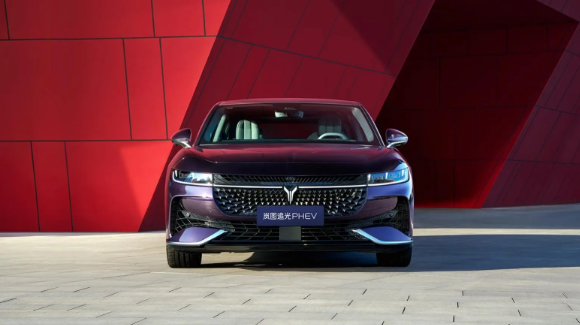 华为助力岚图冲刺10万辆年销售目标,共同探索智能化技术新境界