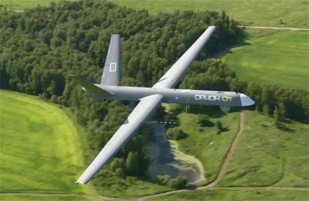 果然是纸老虎,俄无人机进入北约领空后爆炸,美国北约都“怂了”