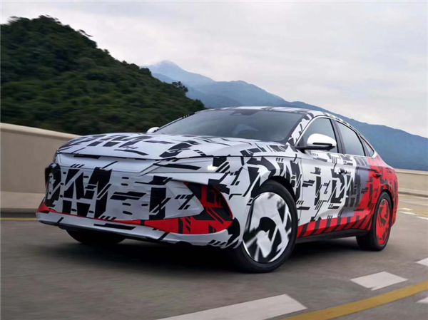 比亚迪秦L全新升级亮相：设计改进，配置升级，市场竞争力不容小觑