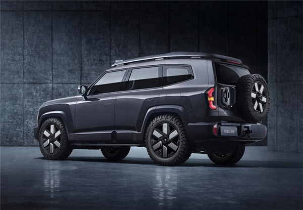 深蓝G318硬派SUV官图发布,预计售价30万元,配备丰富原厂拓展件