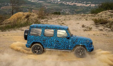 2024年奔驰纯电G级震撼上市,四轮电机系统成亮点