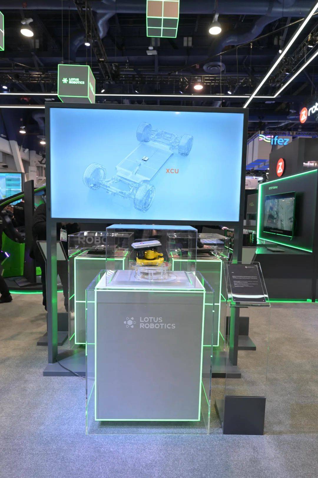 路特斯机器人 亮相2024 CES国际消费电子展