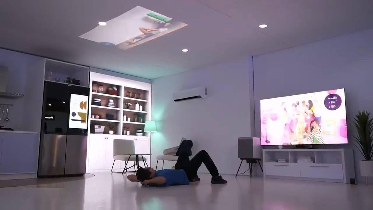 你的私人家庭伴侣,三星再次展示家用投影机器人 Ballie