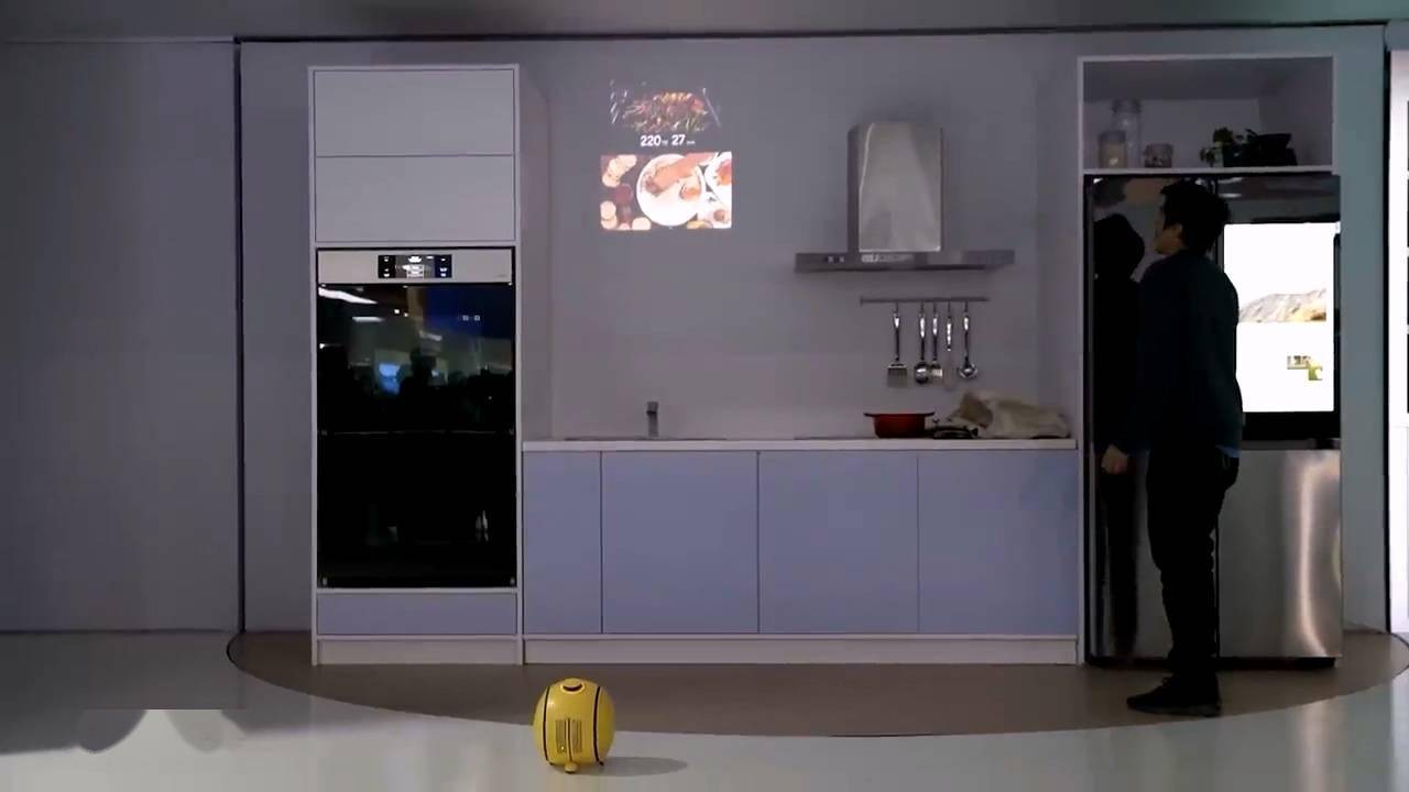 你的私人家庭伴侣,三星再次展示家用投影机器人 Ballie