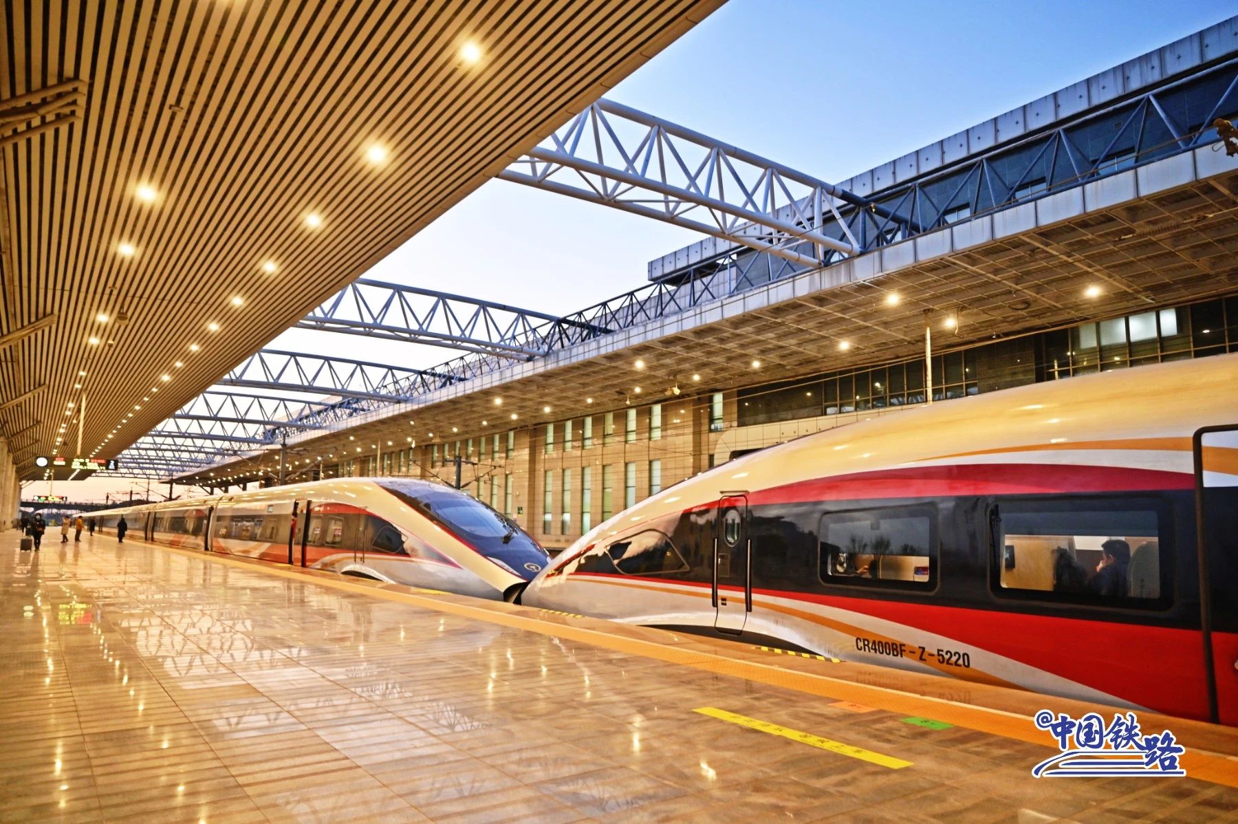 国铁集团：今日起“静音车厢”服务拓展至 72 列动车，新增 35 列复兴号动车组