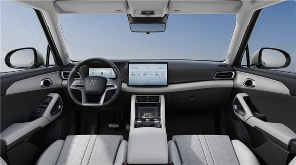 比亚迪新车型“元UP”内饰美观大方，展现出舒适与品质