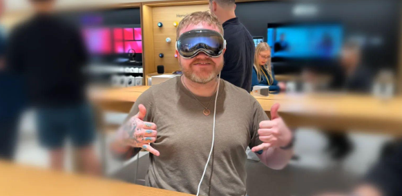 苹果Vision Pro头显:矫正镜片成额外开销,交互手势需学习