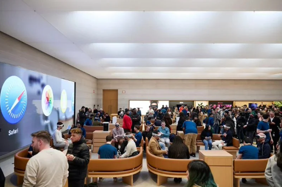 苹果Vision Pro头显免费体验来袭,美国用户可提前预约