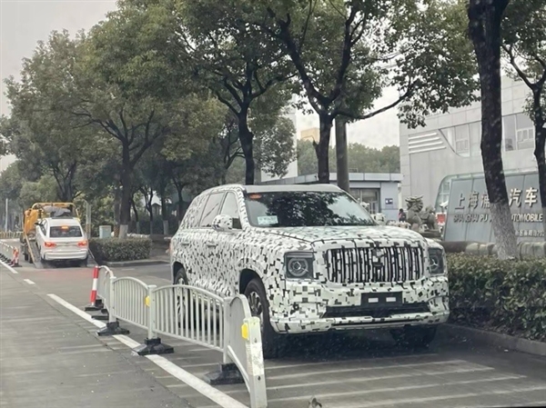 国产豪华新车亮相：坦克800全尺寸SUV谍照曝光，风格独特
