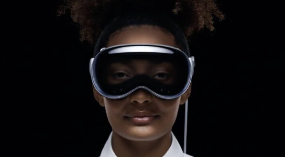 苹果Vision Pro头显顶级配置开始接受预定，售价达4795.95美元