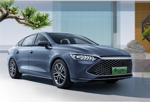 比亚迪全新秦PLUS与驱逐舰05荣耀版震撼上市,起售价7.98万起引领新能源时代