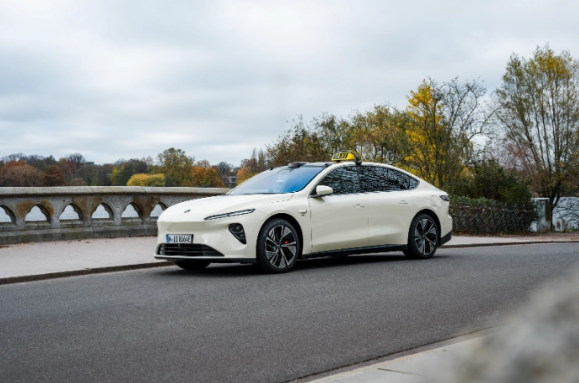 蔚来ET7在德国出租车市场首次亮相，汉堡市成为首站