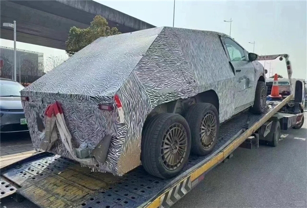 科幻成真!小鹏“陆地航母”谍照曝光,赛博风格引领潮流