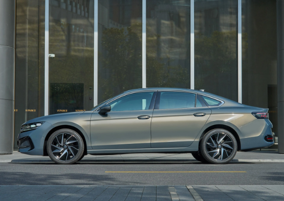 一汽大众全新迈腾B9高清谍照曝光,北京车展即将亮相