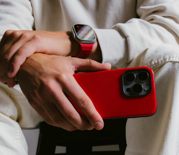 Nomad限量版“夜巡红”系列登场:Apple Watch表带与iPhone手机壳焕发新活力