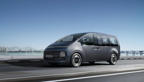 理想MEGA与现代Staria兄弟车型齐上市,中大型MPV市场迎新格局