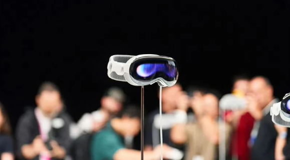 苹果头显Vision Pro硬件升级或延至2027年,市场期待落空