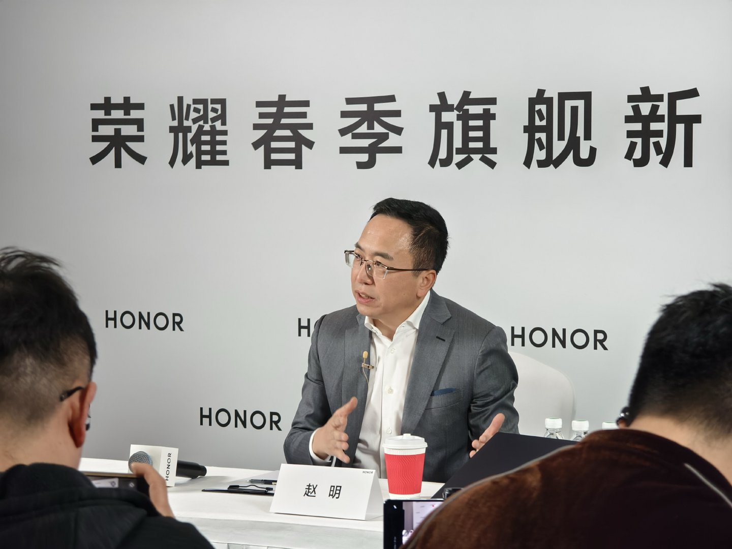 赵明确认Flip小折叠手机即将发布