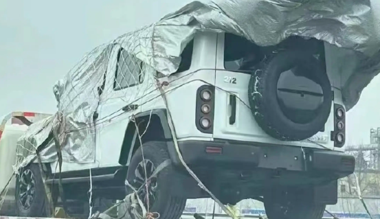 北汽新一代212越野车曝光,现代化设计搭配强劲动力