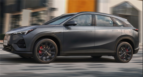 极狐阿尔法T5限时优惠2.5万,起售价13.08万起,中型纯电SUV市场再掀波澜