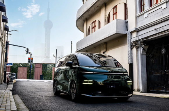 吉利LEVC翼真L380 MPV官图发布,年内上市剑指高端市场