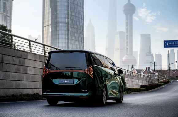 吉利LEVC翼真L380 MPV官图发布,年内上市剑指高端市场