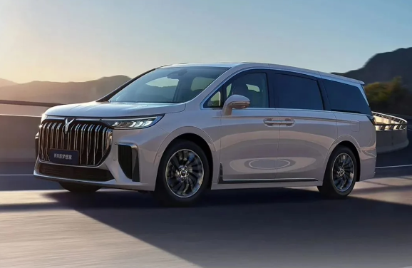 岚图梦想家EV推出两款长续航车型,CLTC纯电续航达650公里