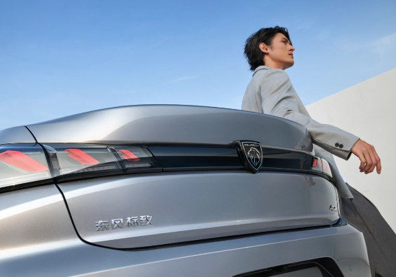 神龙汽车襄阳工厂投产全新第四代360THP发动机，实现“两升一降”技术突破