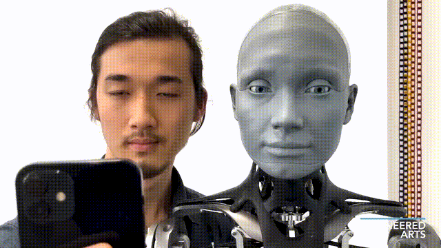 第二代Ameca来了!和观众对答如流,面部表情更逼真,会说几十种语言