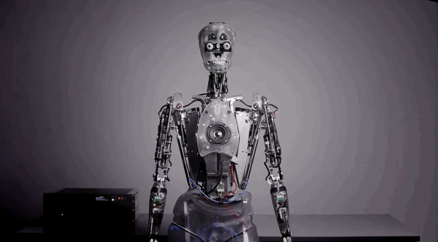 第二代Ameca来了!和观众对答如流,面部表情更逼真,会说几十种语言