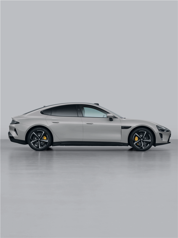 小米汽车新外观曝光：摄影师分享独特视角照片