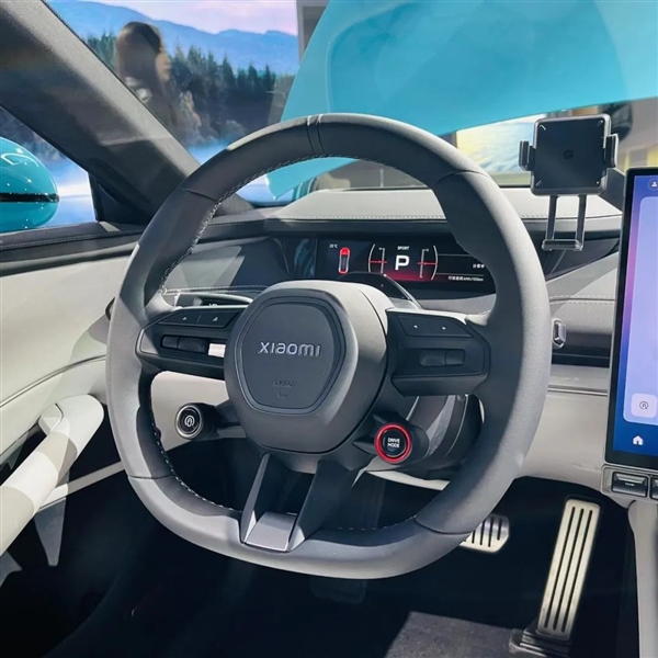 小米汽车SU7内饰曝光,科技与豪华并存引领未来出行时代