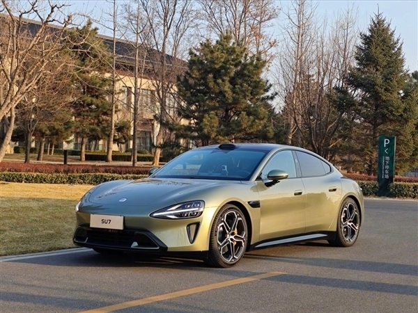 小米汽车SU7内饰曝光,科技与豪华并存引领未来出行时代